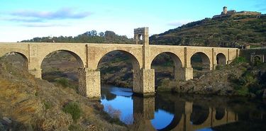 El Puente de Alcntara aventaja en 15000 votos a su rival en su carrera para ser el Mejor Rincn 2014