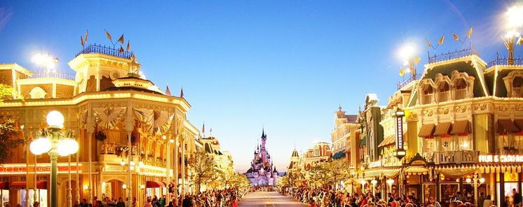 Viajar en familia Disneyland Pars el destino ideal para padres e hijos