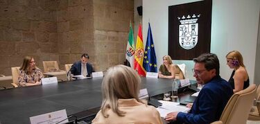 Familias residentes en municipios extremeos menores de 3000 habitantes recibirn 500