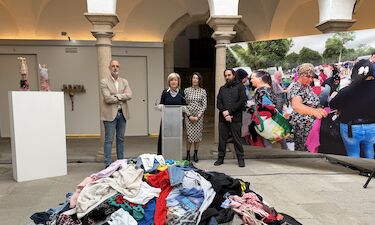 Carmen Palop expone en el claustro de Santa Clara de Mérida 'Arkeología de la moda'
