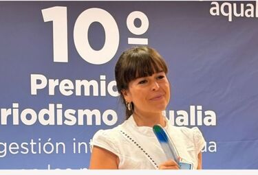 Celia Lafuente gana el X Premio de Periodismo Aqualia sobre la gestión del agua